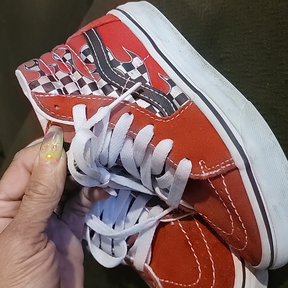 Vans - Picture 2 of 10